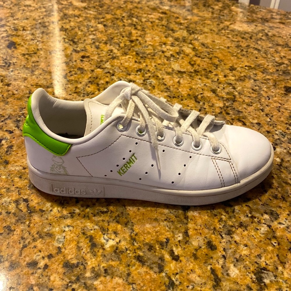 Youth Adidas Stan Smith Kermit sneakers